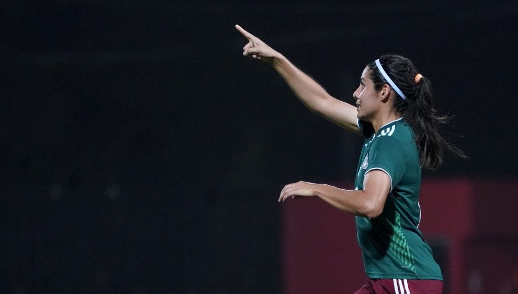 Kenti Robles, la futbolista mexicana más ganadora de la historia