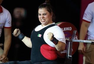 Miriam Aguilar levanta 95 kg  en silla de ruedas, da plata para México